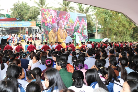 Hơn 15.000 người về dự Đại lễ cầu quốc thái dân an tại chùa Viên Quang