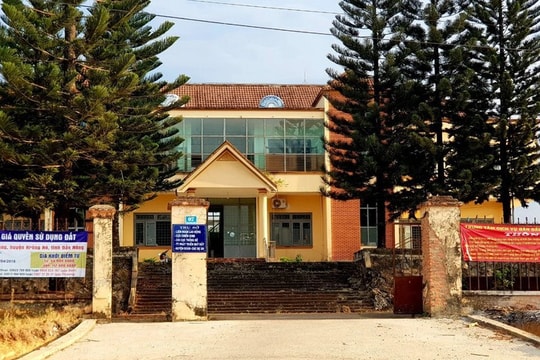 Bắt tạm giam giám đốc trung tâm quỹ đất tham ô tài sản