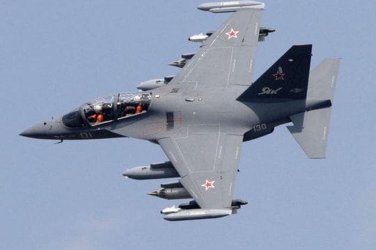 Không quân Lào tiếp tục gia tăng số lượng tiêm kích Yak-130 từ Nga