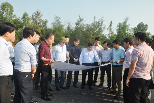 Yêu cầu TP Vinh tiếp tục vào cuộc đẩy nhanh tiến độ đường Vinh - Cửa Lò