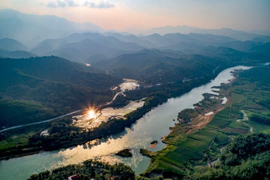 Cảnh đẹp “mê hồn” trên cung đường miền Tây Nghệ An