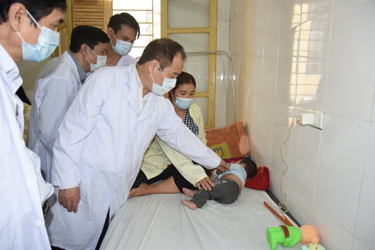 Nghệ An cần tiếp tục rà soát trẻ trong độ tuổi từ 9-12 tháng chưa được tiêm vắc xin sởi