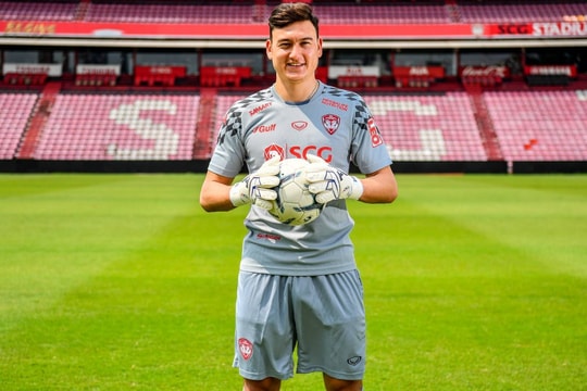 Xem lại lỗi ngớ ngẩn của Đặng Văn Lâm trong trận ra mắt Muangthong United