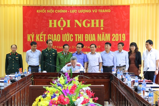 Khối Nội chính - Lực lượng vũ trang tỉnh ký cam kết Thi đua yêu nước năm 2019 