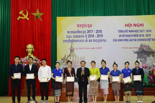 Hơn 16.000 lưu học sinh Lào đang học tập tại Việt Nam