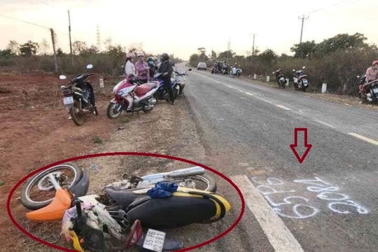 Ô tô tông xe máy, 3 người tử vong tại chỗ