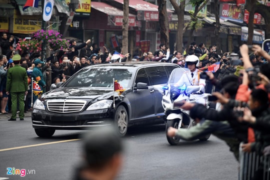 Đoàn xe ông Kim Jong-un về tới khách sạn Melia