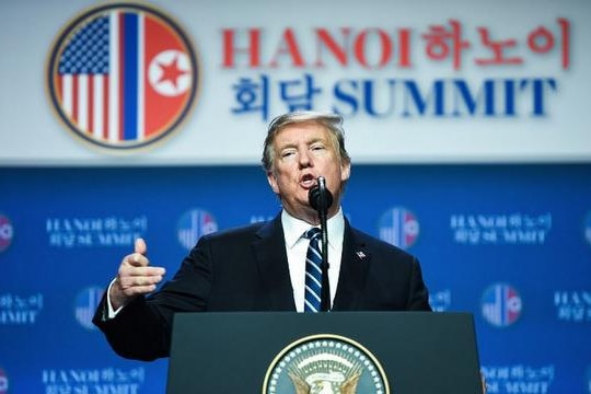 Tổng thống Trump họp báo, ca ngợi Việt Nam