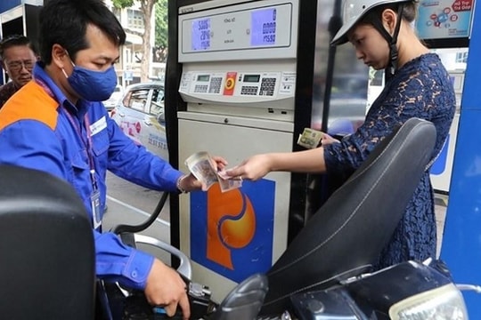 Xăng có thể tăng giá mạnh vào ngày mai