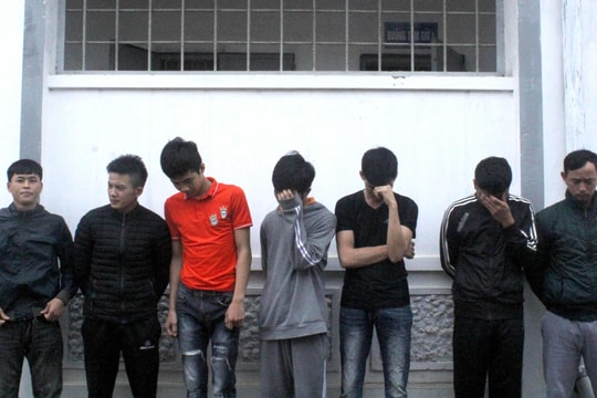 Bắt nhóm thanh niên đánh bạc bằng hình thức xóc đĩa 