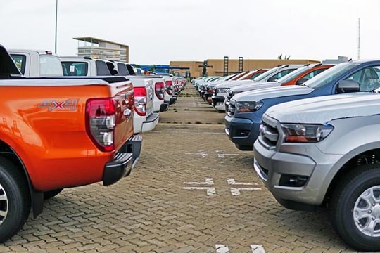 Lệ phí trước bạ xe bán tải và xe VAN chính thức tăng gấp 3 lần