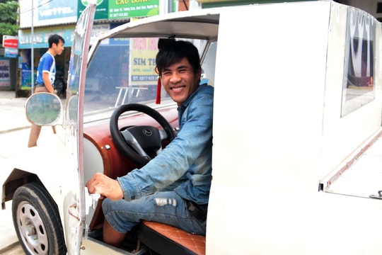 Anh thợ hàn ở miền núi Nghệ An chế tạo “ô tô” từ động cơ xe máy