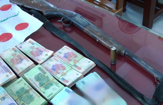 Phá sới bạc khủng, bắt giữ 36 người và hơn 1 tỷ đồng