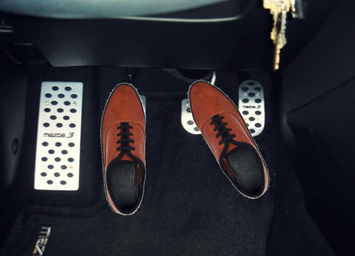 Phanh ôtô thế nào cho đúng?