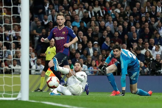 Bảng xếp hạng 5 giải VĐQG hàng đầu châu Âu: Barcelona lần đầu dẫn trước Real Madrid