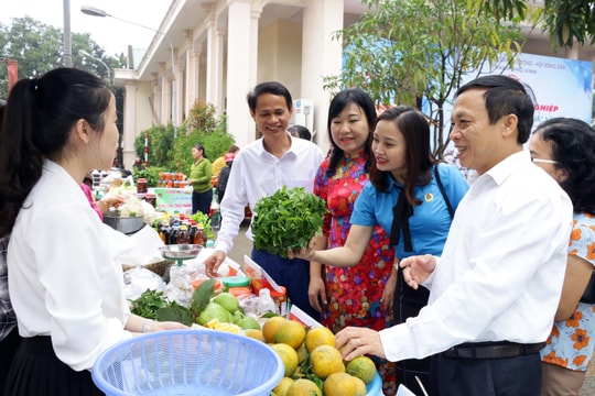 Phụ nữ khởi nghiệp TP Vinh giới thiệu hơn 200 mặt hàng “sạch” 