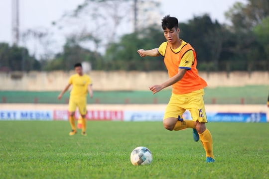 Nửa đội hình SLNA chấn thương, Văn Bình vẫn tự tin trước B. Bình Dương 