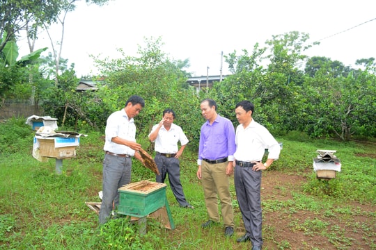 Khi nghe, nói và làm được lòng dân...