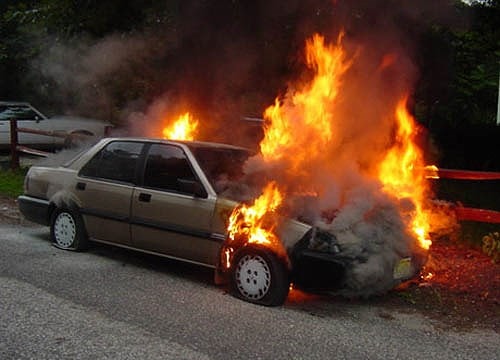 6 nguyên nhân ô tô tự bốc cháy bạn không ngờ tới