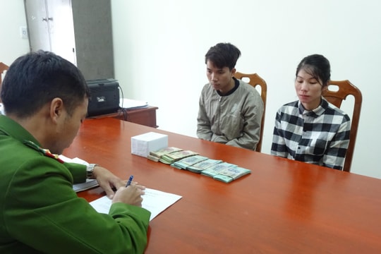 Bắt xe khách từ Đà Nẵng ra Nghệ An mua heroin