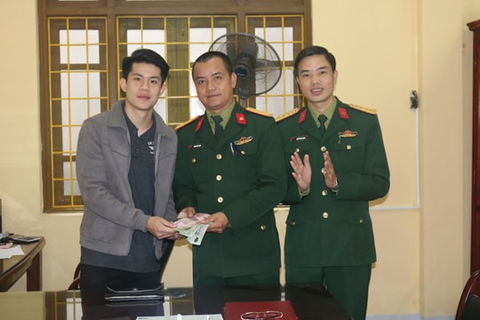 Đại úy quân đội đăng tin lên mạng xã hội, tìm sinh viên đánh rơi ví tiền