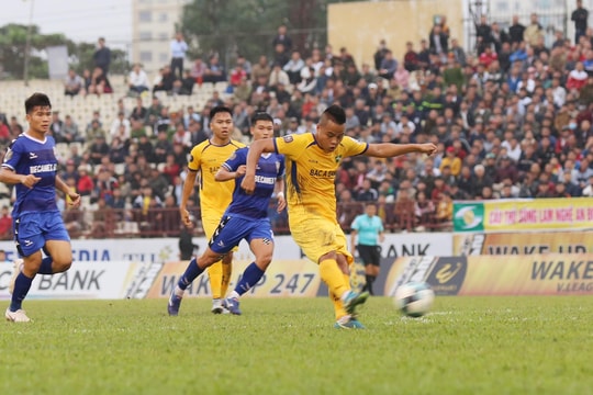 Tiền vệ Cao Xuân Thắng SLNA qua rồi “cơn bĩ cực”?