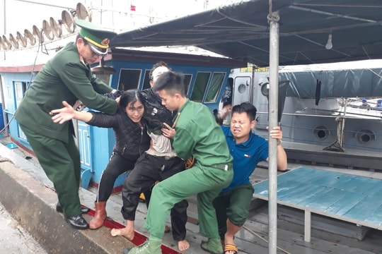 Nổ bình gas khi đang đánh cá, 6 thuyền viên Nghệ An bị thương nặng