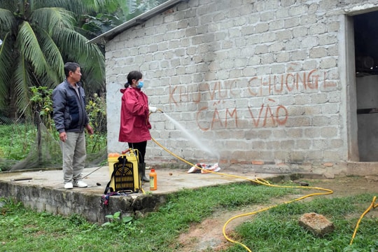 Nghệ An: Nhiều trang trại lợn chống dịch với khẩu hiệu “ngoại bất nhập” 