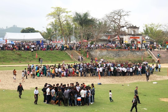 Tưng bừng khai hội đền Bạch Mã năm 2019