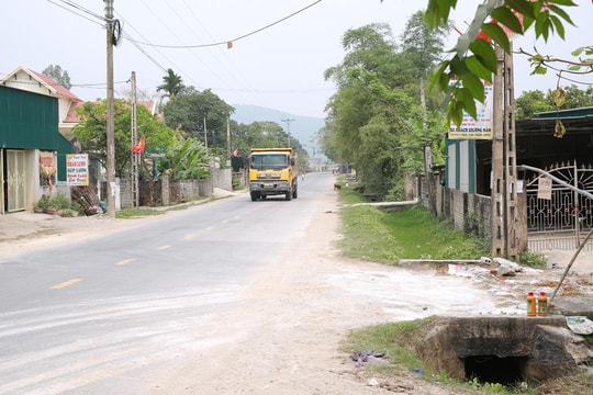 Người dân vùng dịch tả lợn châu Phi kiến nghị đặt chốt kiểm soát trên Quốc lộ 48B