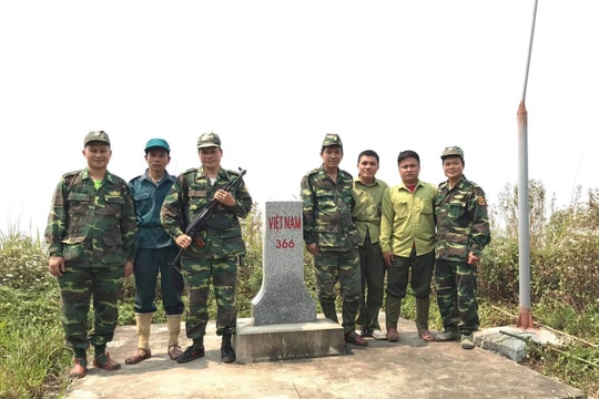 Tuần tra bảo vệ đường biên cột mốc và rừng đầu nguồn