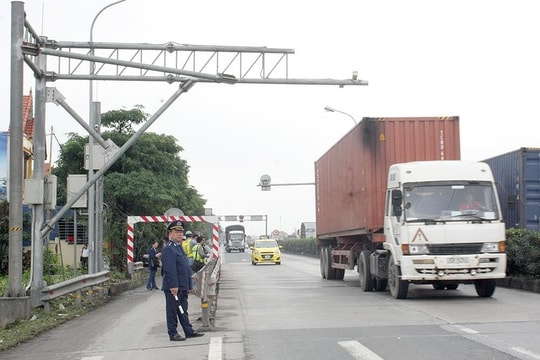 Xe quá tải sẽ bị xóa sổ khi cân điện tử tự động triển khai