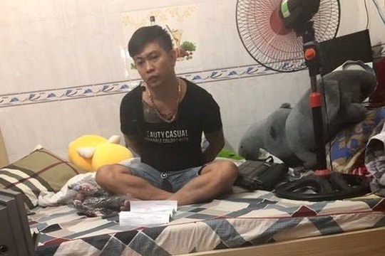 Thu giữ súng, ma túy trong tiệm cầm đồ của “ông trùm” cho vay nặng lãi