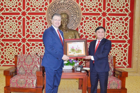 Đại sứ Hoa Kỳ cam kết sẽ kết nối thúc đẩy đầu tư vào Nghệ An