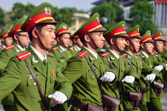 Thông qua Nghị quyết quy định cấp hàm Trung tướng, Thiếu tướng Công an