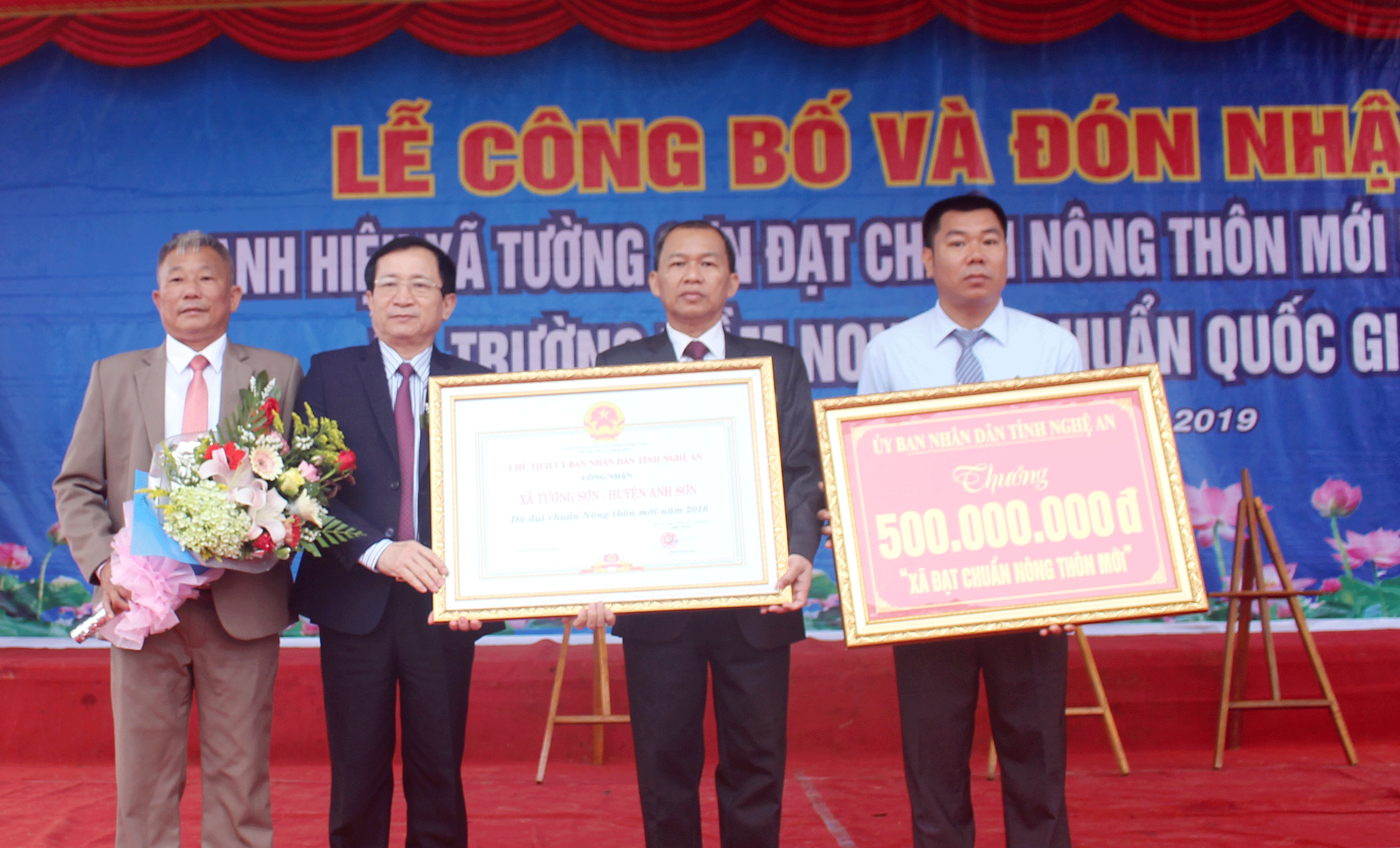 Xã Tường Sơn (Anh Sơn) đón Bằng công nhận đạt chuẩn nông thôn mới