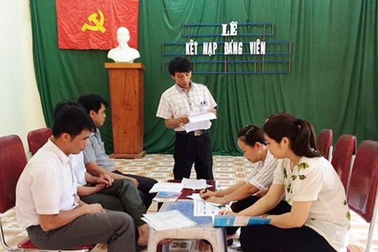 Xóa nguy cơ “trắng đảng viên” ở một số chi bộ tại Tương Dương