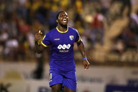 Cảnh báo gia tăng bạo lực sân cỏ ở V.League 