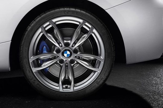  4 cách nhận biết thời điểm cần thay lốp ô tô