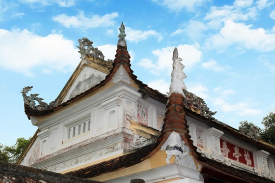 Chiêm ngưỡng vẻ đẹp độc đáo của đình Hương