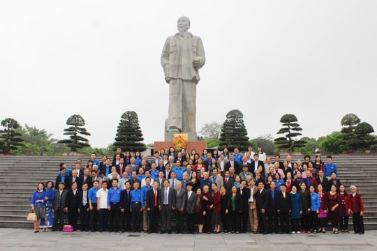 Gặp mặt cán bộ cơ quan Tỉnh đoàn Nghệ - Tĩnh qua các thời kỳ