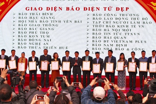 Báo Nghệ An đạt giải Giao diện đẹp và phóng sự xuất sắc tại Hội Báo toàn quốc