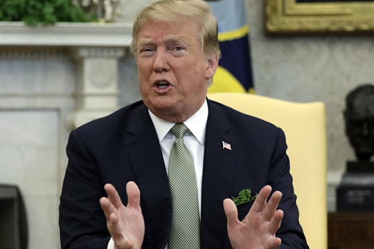 Tổng thống Trump cáo buộc Google giúp sức quân đội Trung Quốc