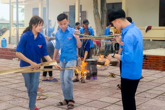 “Nấu cơm di động” thu hút nhiều bạn trẻ tham gia 