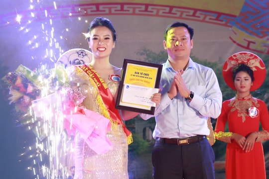 Nữ “ảo thuật gia” đoạt ngôi vị cao nhất cuộc thi Thanh niên thanh lịch Lễ hội Đền Cuông 
