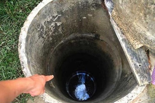 Nghệ An: Bé trai 1 tuần tuổi bị cha ném xuống giếng tử vong