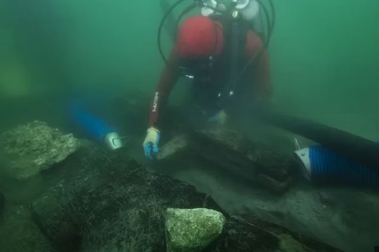 Khai quật tàu cổ “ngủ quên” 2.500 năm dưới đáy sông Nile