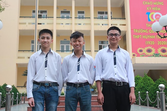Bí quyết đỗ thủ khoa của 3 chàng trai trường THPT Huỳnh Thúc Kháng