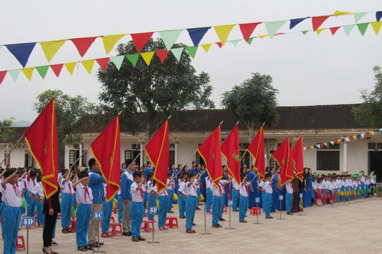 Thiếu nhi vùng đồng bào có đạo tham gia ngày hội "Tiến bước lên Đoàn"