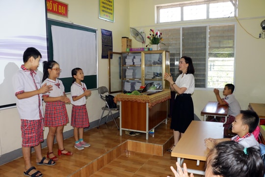 Nhiều trường học ở Nghệ An, phụ huynh sẽ không phải nộp tiền học 2 buổi/ngày 